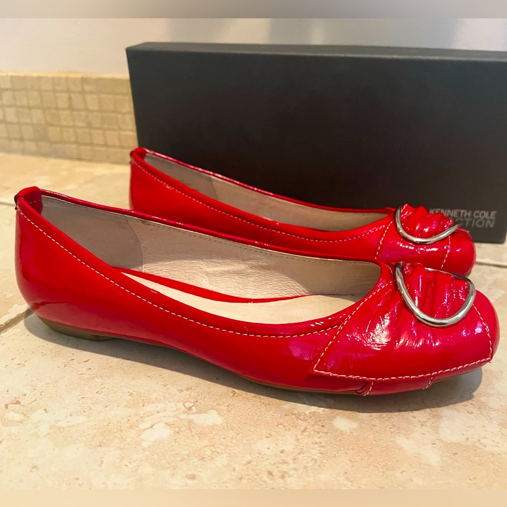 Kenneth Cole size 6.5 red flats